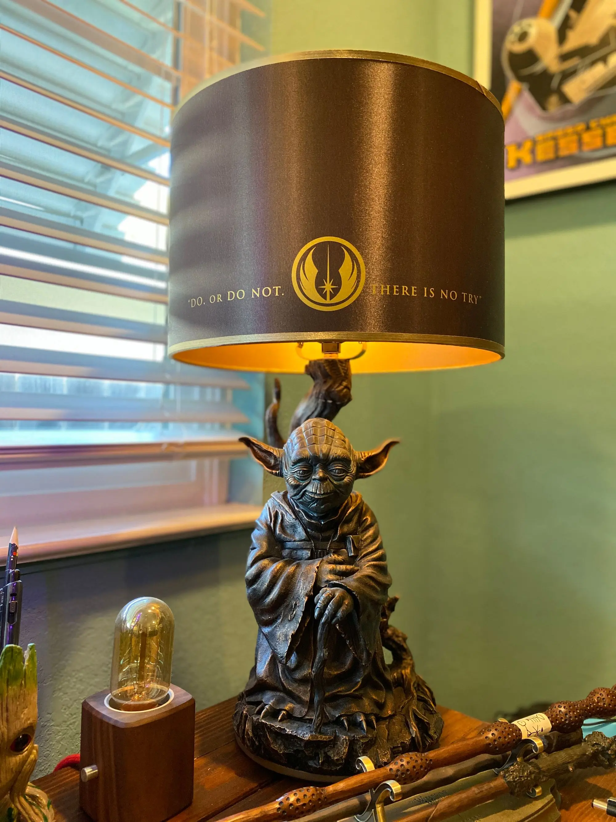 Yoda lamp hot sale bradford exchange